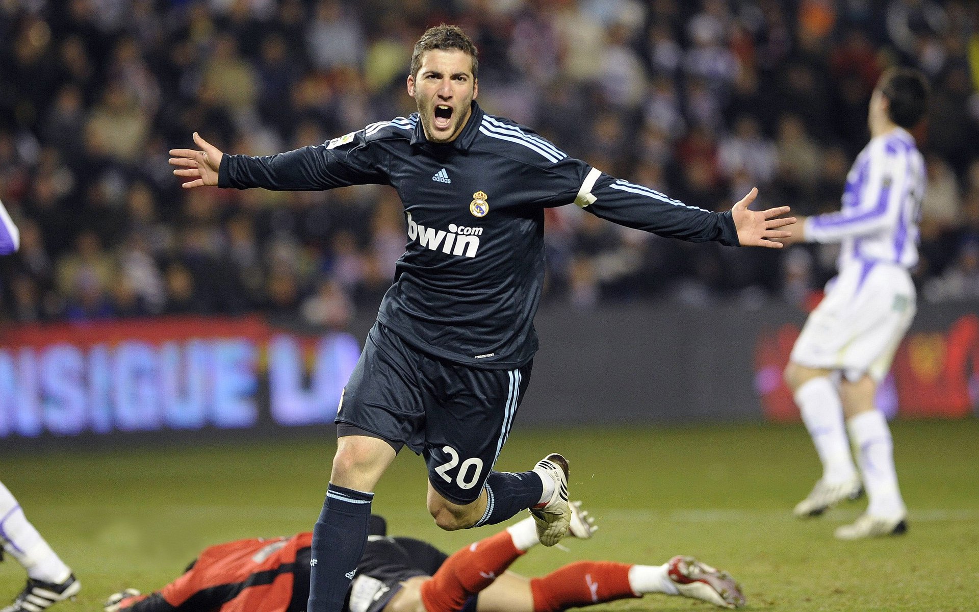 开云体育下载-五大联赛场均过人次数增长是否改变打法趋势，五大联赛过人排行榜